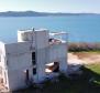 Luxus villa első sorban a tenger felé építés alatt Zadar környékén 