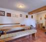 Moderně řešená vila s bazénem na velké zahradě v oblasti Buzet - pic 31