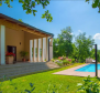 Moderně řešená vila s bazénem na velké zahradě v oblasti Buzet - pic 37