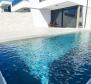 Современная двухквартирная вилла с бассейном в Сикичи, Пула - фото 22