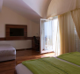 Hôtel confortable à Novi Vinodolski à seulement 150 mètres de la mer - pic 4