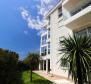 Luxusní rezidence v Ičići 100 metrů od moře nabízí několik apartmánů na prodej - pic 9