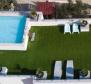 Exceptional modern property with 5 apartments and restaurant on the 1st line to the sea - pic 18