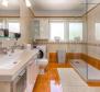 700 m2-es bérház úszómedencével + 6000 m2 földterület egy 28 szobás wellness üdülő projekttel Lovranban - pic 29