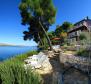 Haus direkt am Meer mit 3 Wohnungen, Terrassen und Privatstrand in Ciovo, Trogir - foto 22