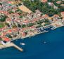 Grundstück mit großem Potenzial, nur 120 Meter vom Meer entfernt in Kastela, in der Nähe von Split - foto 3