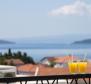 Außergewöhnliches Duplex-Penthouse am Stadtrand von Split mit offenem Meerblick, nur 250 Meter vom Meer entfernt - foto 6