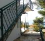 Haus in erster Meereslinie auf der Insel Solta zu verkaufen - foto 9