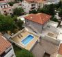 Apart-villa of 5 apartments first row to the sea in Selce - pic 2