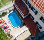 Nádherný přímořský hotel s restaurací a bazénem na prestižním předměstí Dubrovníku - pic 2