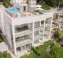 Marvellous apartment 79m2 with a garden in a newer building with a swimming pool on the roof, sea view, parking in Icici - pic 2