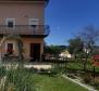 Apartment house in the suburbs on a spacious plot of land in Labin area - pic 3