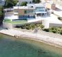 Superbe villa design de 1ère ligne près de Zadar avec plage presque privée et possibilité d'amarrage - pic 10