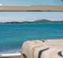 Красивая изолированная вилла с частным пирсом и пляжем - фото 24