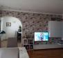 Prostorný dům se 4 apartmány v Doričići, Kostrena - pic 11