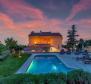Mehrfamilienhaus von 700 m2 mit Schwimmbad in Lovran + 6000 m2 Grundstück mit einem Projekt für ein Wellness-Resort mit 28 Zimmern 