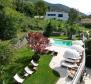 Mehrfamilienhaus von 700 m2 mit Schwimmbad in Lovran + 6000 m2 Grundstück mit einem Projekt für ein Wellness-Resort mit 28 Zimmern - foto 25