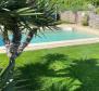 Bytový dům 700m2 s bazénem v Lovranu + 6000m2 pozemek s projektem wellness resortu s 28 pokoji - pic 44