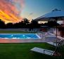 Villa spacieuse avec piscine dans la région de Rovinj, à 8 km de la mer - pic 3