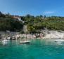 Wunderschöne erste Steinvillenreihe in der Gegend von Dubrovnik neben dem Pier und dem wunderschönen Strand - foto 7