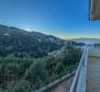Большая квартира с террасой, панорамным видом на море, в 250 метрах от пляжа в Ичичи недалеко от Опатии. - фото 2