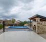 Domorodá polořadová kamenná vila s bazénem v Motovunu - pic 11