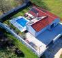 Villa avec piscine et panneaux solaires quartier Barban - pic 2
