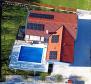 Villa mit Swimmingpool und Sonnenkollektoren in der Gegend von Barban - foto 4