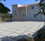 Furnished family house with a garage in a quiet location, Busoler, Pula 