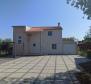 Furnished family house with a garage in a quiet location, Busoler, Pula - pic 2
