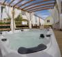 Apart-dům s bazénem na Čiovo u Trogiru na prodej, 20 metrů od pláže - pic 28