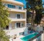 Kivételes klasszikus stílusú villa Splitben, úszómedencével és csodálatos kilátással a tengerre - pic 36