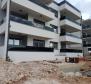 Mieszkanie w nowoczesnej nowej rezydencji na Ciovo, 300 metrów od morza - pic 2