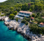 Deux villas modernes sur une île isolée près de Dubrovnik pouvant être réunies en une seule villa avec 422 m2 de surface et 5656 m2 de terrain 