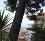 Дом на берегу моря с 3 апартаментами, террасами и частным пляжем на Чиово, Трогир - фото 27
