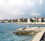 Apartmánový dům na 1. linii k moři v oblasti Zadaru - pic 18
