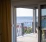 Új apartmanok Sevidben, exkluzív rezidenciában medencével a tenger mellett, 100 méterre a strandtól - pic 6