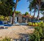 Luxusní vila první linie v Supetaru na ostrově Brač s kotvištěm pro loď - pic 76