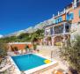 Fantastique propriété avec vue panoramique sur la mer sur la Riviera d'Omis, à 500 mètres de la mer - pic 2