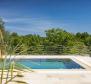 Okouzlující vila s bazénem na klidném místě nedaleko Poreče 1,5 km od moře - pic 5