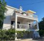 House with 4 apartments and sea view 150 m from the sea in Mandre, Pag 