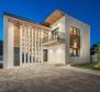 Wunderschöne neue Villa in Umag, 300 Meter vom Meer und Sandstrand entfernt 