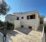 Nádherný dům v oblasti Trogir, 2d řada k moři - pic 5