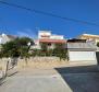 Nádherný dům v oblasti Trogir, 2d řada k moři - pic 38