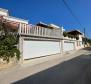 Nádherný dům v oblasti Trogir, 2d řada k moři - pic 6