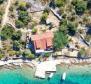 Romantický izolovaný dům na ostrově Drvenik v 1. linii k moři s vlastním molem - pic 35