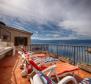 Maison romantique au bord de la vieille ville médiévale avec une vue fantastique sur la mer - pic 4