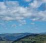 Fantastisches Anwesen in Buzet mit 4 Wohngebäuden und einem Geschäfts-Wohngebäude, freier Blick auf die Natur und den See - foto 26