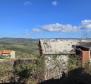 Fantastisches Anwesen in Buzet mit 4 Wohngebäuden und einem Geschäfts-Wohngebäude, freier Blick auf die Natur und den See - foto 84