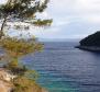 Building land on Korcula island in Vela Luka -1st row to the sea - pic 2
